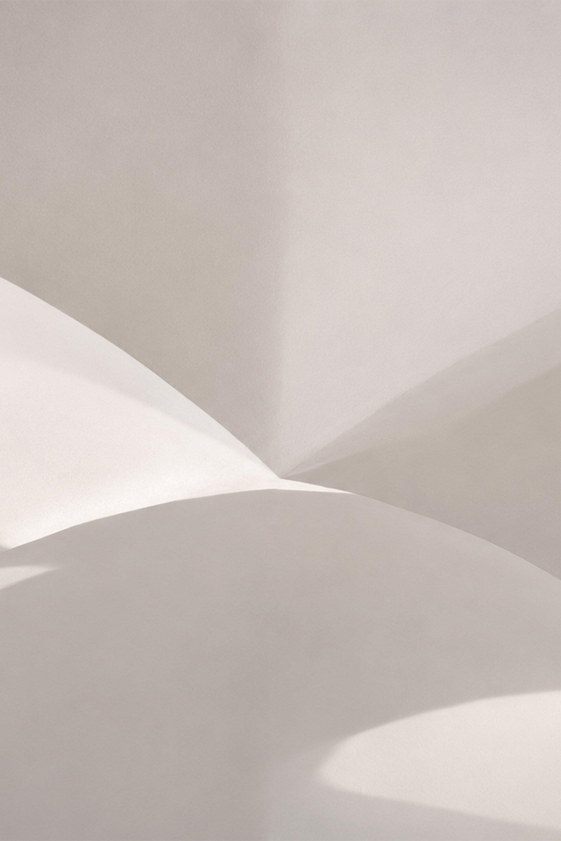 Static White Background